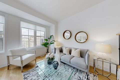 Photo 7 at 5 - 8 Church Street, Maple, Vaughan