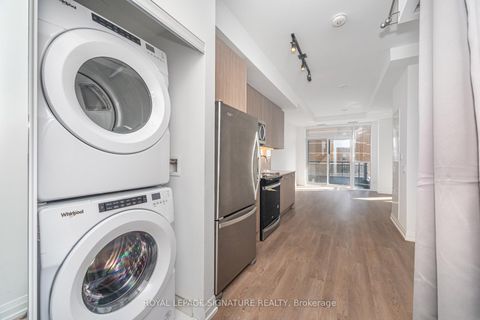 Photo 13 at 910 - 286 Main Street, Danforth, Toronto