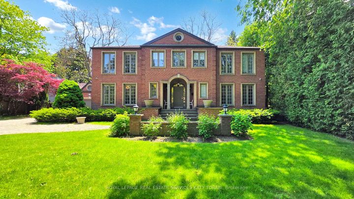 Photo 4 at 21 Forest Heights Boulevard, Windfields, Toronto