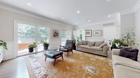 Photo 10 at 21 Forest Heights Boulevard, Windfields, Toronto