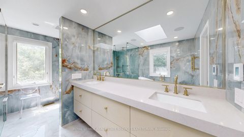 Photo 27 at 21 Forest Heights Boulevard, Windfields, Toronto