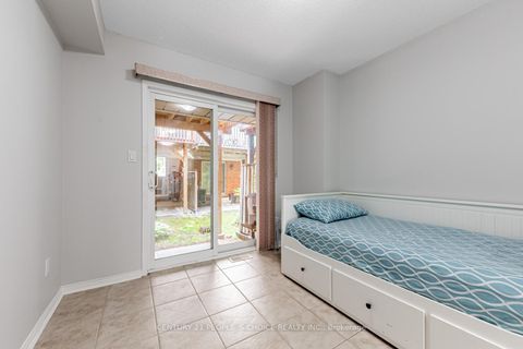 Photo 4 at 5 - 27 West Dean Park Drive, West Deane, Toronto