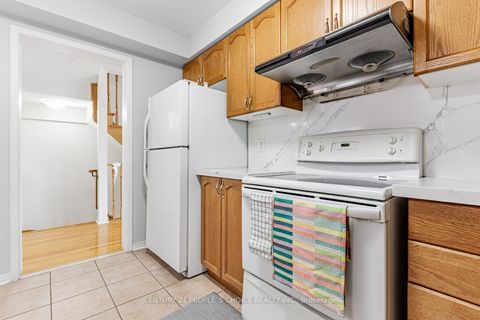 Photo 13 at 5 - 27 West Dean Park Drive, West Deane, Toronto