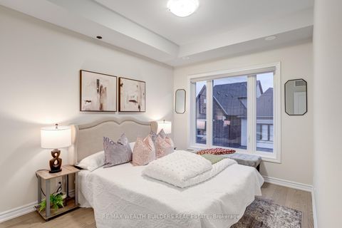 Photo 32 at 31 William Shearn Crescent, Angus Glen, Markham