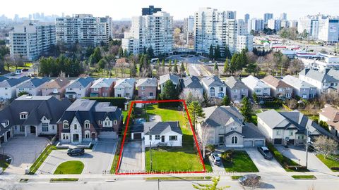 Photo 2 at 229 Crestwood Road, Yorkhill, Vaughan