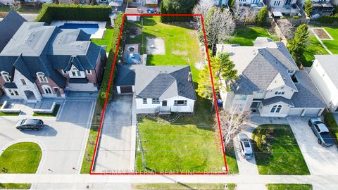 Photo 3 at 229 Crestwood Road, Yorkhill, Vaughan