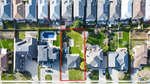 Photo 5 at 229 Crestwood Road, Yorkhill, Vaughan