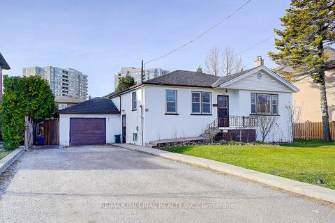 Photo 11 at 229 Crestwood Road, Yorkhill, Vaughan
