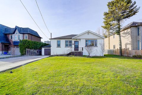 Photo 12 at 229 Crestwood Road, Yorkhill, Vaughan