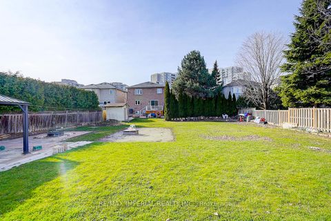 Photo 14 at 229 Crestwood Road, Yorkhill, Vaughan
