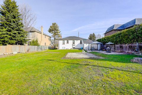 Photo 17 at 229 Crestwood Road, Yorkhill, Vaughan