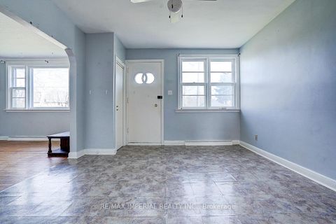 Photo 19 at 229 Crestwood Road, Yorkhill, Vaughan