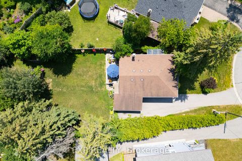 Photo 33 at 31 Patrick Drive, Aurora Highlands, Aurora