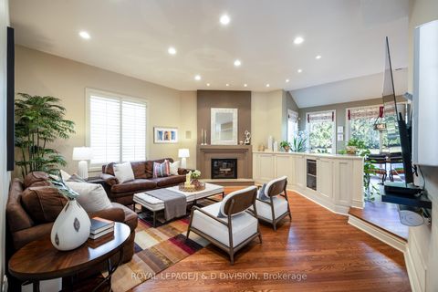 Photo 10 at 42 Munro Boulevard, Windfields, Toronto