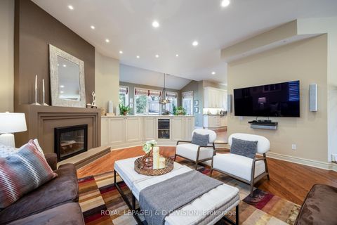 Photo 11 at 42 Munro Boulevard, Windfields, Toronto