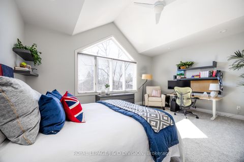 Photo 17 at 42 Munro Boulevard, Windfields, Toronto