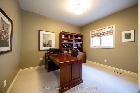 Photo 22 at 42 Munro Boulevard, Windfields, Toronto