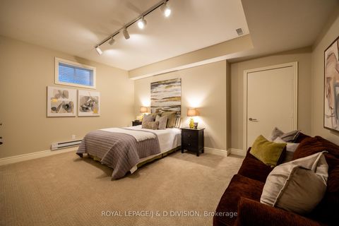Photo 27 at 42 Munro Boulevard, Windfields, Toronto