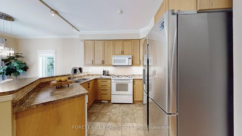 Photo 14 at 35 Bel Canto Crescent, Oak Ridges Lake Wilcox, Richmond Hill