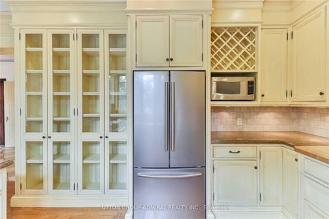 Photo 18 at 49 Hillcrest Drive, Wychwood, Toronto