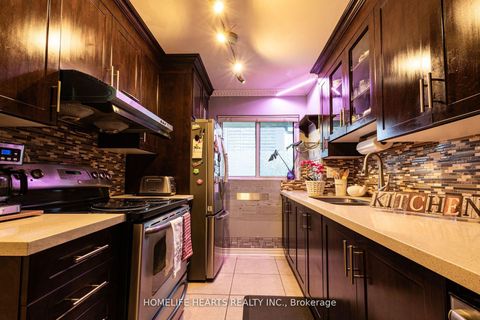 Photo 8 at 316 - 140 Leeward Glenway, Flemingdon Park, Toronto