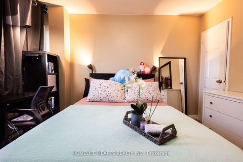 Photo 18 at 316 - 140 Leeward Glenway, Flemingdon Park, Toronto
