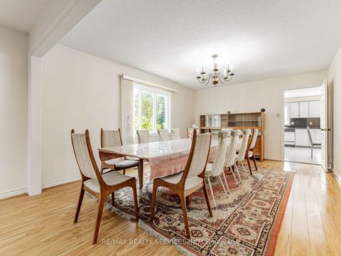Photo 6 at 59 Chadwick Crescent, Bayview Hill, Richmond Hill
