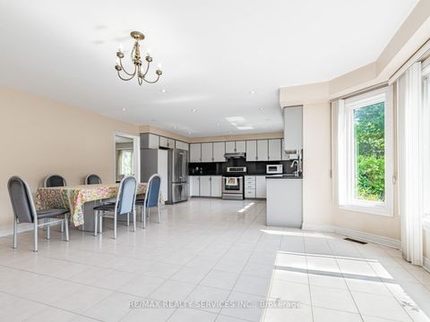 Photo 11 at 59 Chadwick Crescent, Bayview Hill, Richmond Hill
