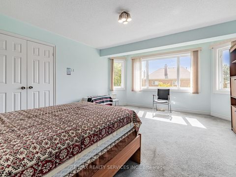 Photo 17 at 59 Chadwick Crescent, Bayview Hill, Richmond Hill