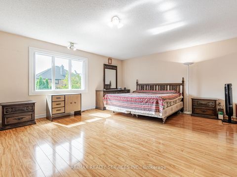 Photo 18 at 59 Chadwick Crescent, Bayview Hill, Richmond Hill