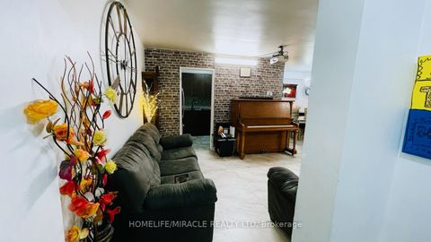 Photo 4 at 1108 - 5 Massey Square, Crescent Town, Toronto