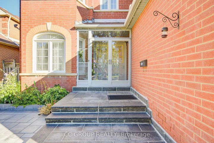 Photo 2 at 133 Joycedale Street, Middlefield, Markham