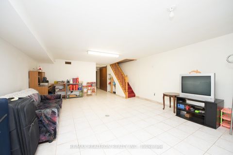 Photo 29 at 99 Euclid Avenue, Bellwoods, Toronto