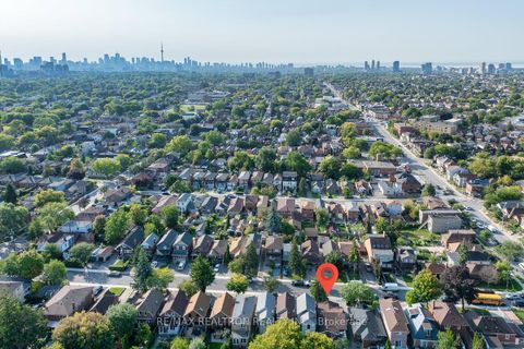 Photo 2 at 152 Gloucester Grove, Oakwood Village, Toronto