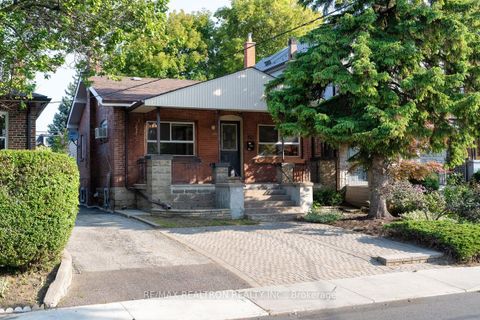Photo 3 at 152 Gloucester Grove, Oakwood Village, Toronto