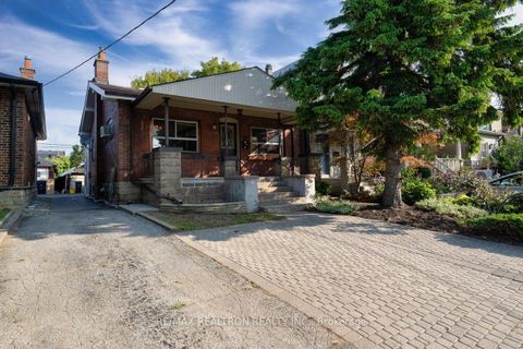 Photo 4 at 152 Gloucester Grove, Oakwood Village, Toronto