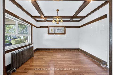 Photo 8 at 152 Gloucester Grove, Oakwood Village, Toronto