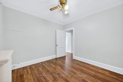 Photo 10 at 152 Gloucester Grove, Oakwood Village, Toronto