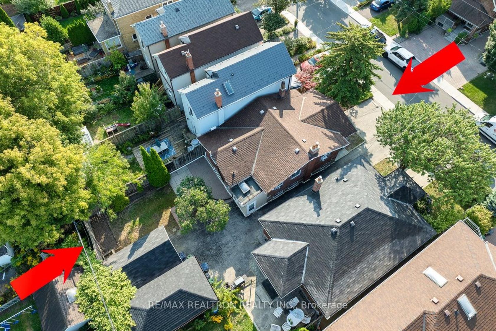 152 Gloucester Grove, Oakwood Village, Toronto 
