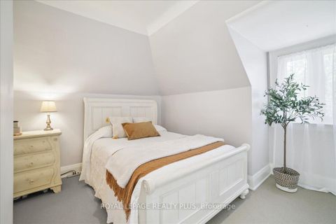 Photo 10 at 1048 Royal York Road, Kingsway South, Toronto