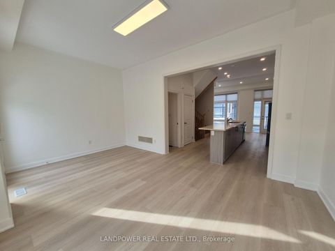 Photo 4 at 6 Gerussi Street, Vellore Village, Vaughan Photo 4 at 6 Gerussi Street, Vellore Village, Vaughan