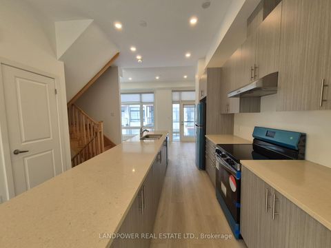 Photo 9 at 6 Gerussi Street, Vellore Village, Vaughan Photo 9 at 6 Gerussi Street, Vellore Village, Vaughan