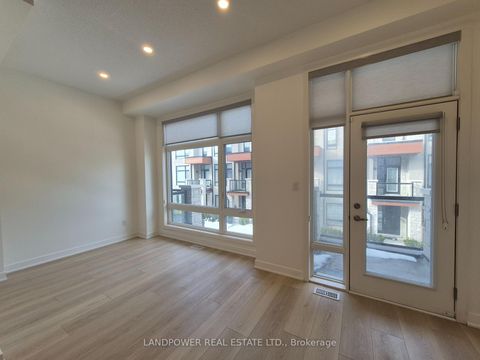 Photo 11 at 6 Gerussi Street, Vellore Village, Vaughan