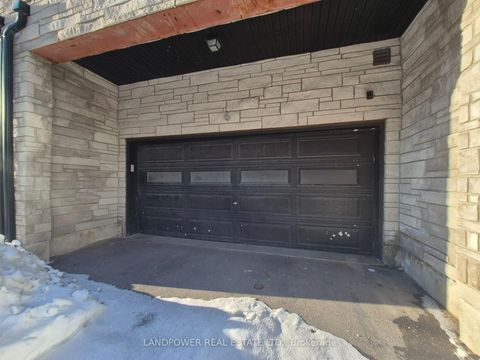 Photo 32 at 6 Gerussi Street, Vellore Village, Vaughan