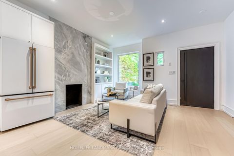 Photo 1 at 195 Albany Avenue, Annex, Toronto