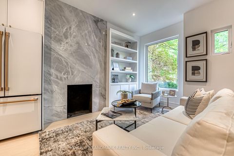 Photo 2 at 195 Albany Avenue, Annex, Toronto