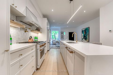 Photo 9 at 195 Albany Avenue, Annex, Toronto