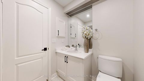 Photo 31 at 164 - 190 Harding Boulevard W, North Richvale, Richmond Hill