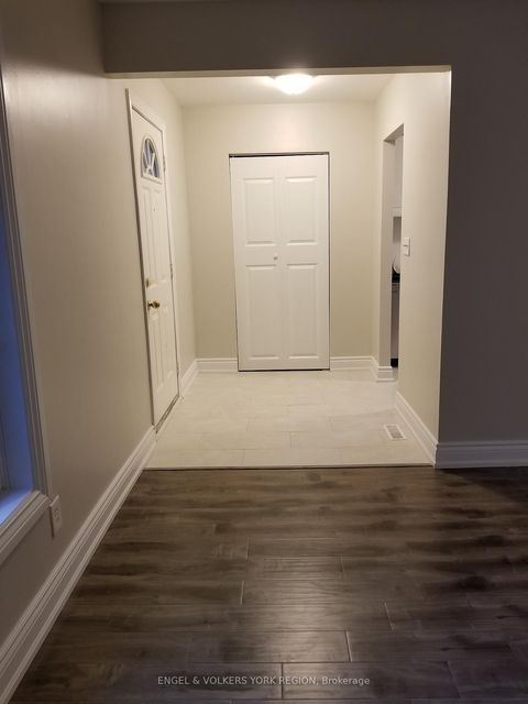 Photo 3 at 718 Mountview Place E, Leslie Valley, Newmarket