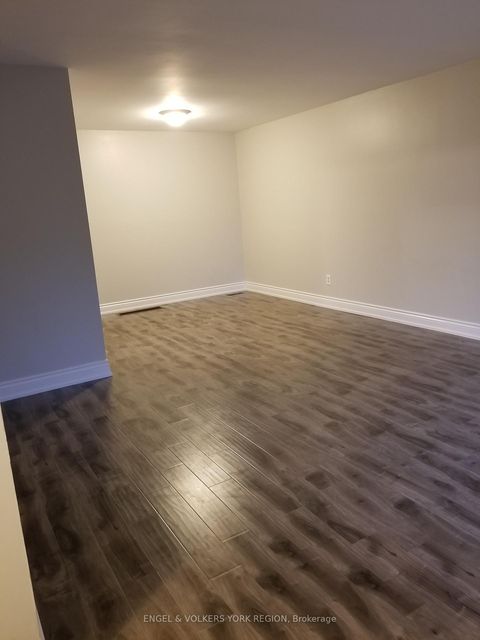 Photo 7 at 718 Mountview Place E, Leslie Valley, Newmarket